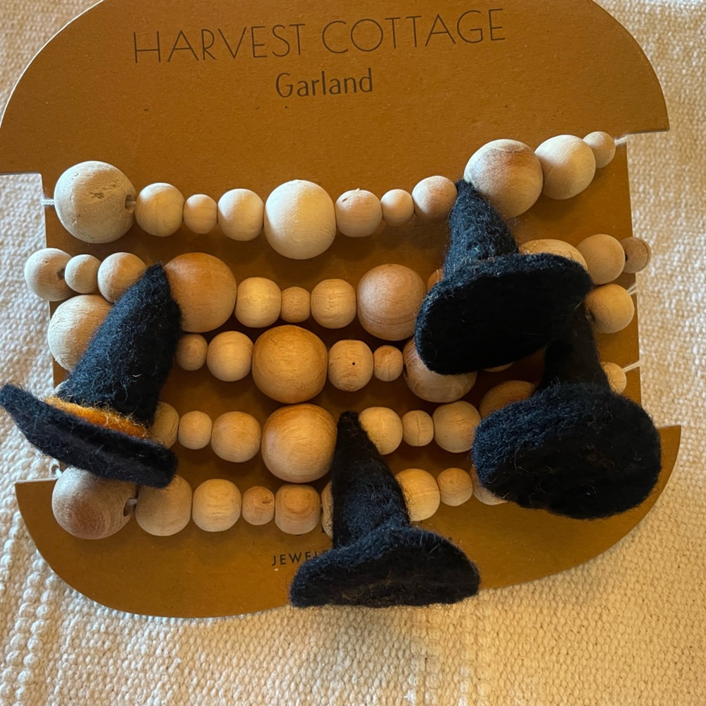 Wood and Felt Halloween Garland with Black Ceramic Calderon Mug - Picture 2 of 10